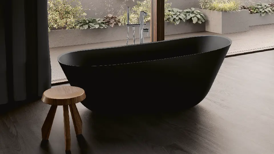 Pure black bathtub