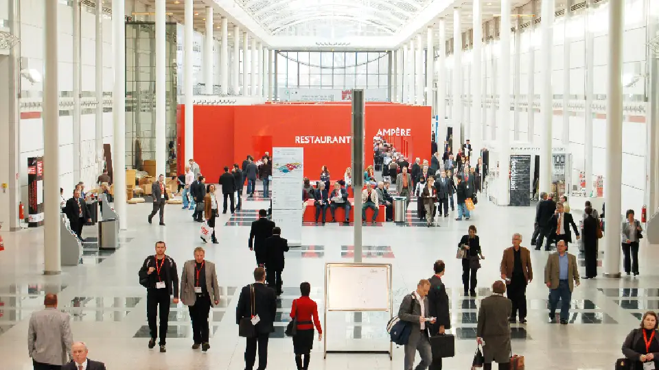 Visitors at idd cologne design exhibition