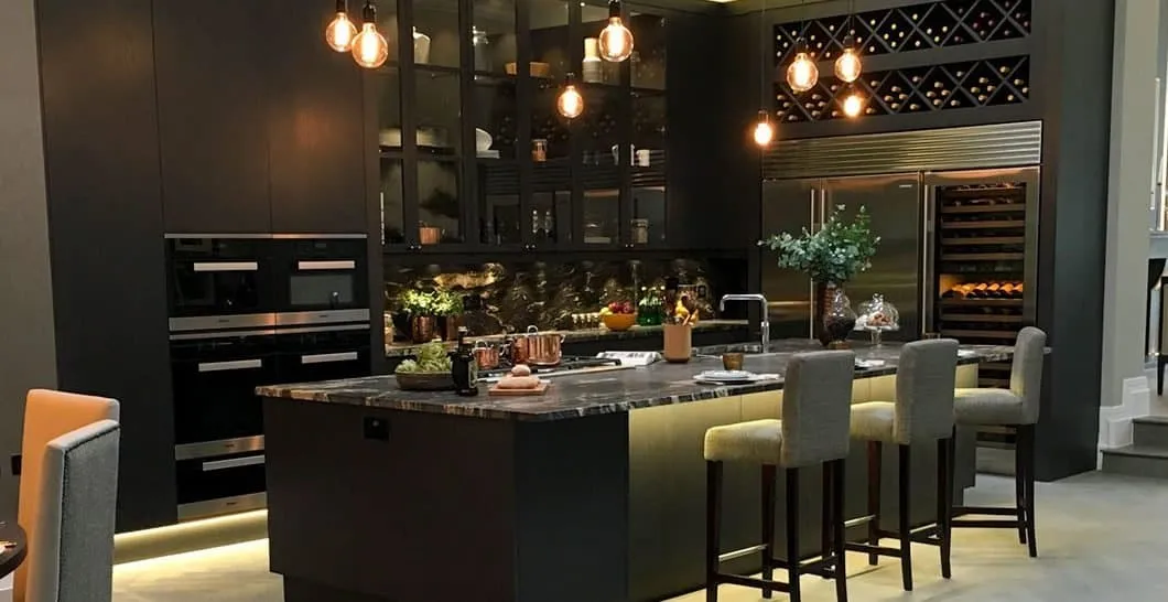 Best Kitchen Renovation Ideas - black- luxury kitchen