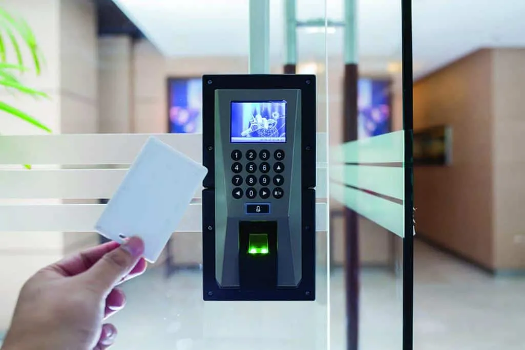 electronic door lock with rfid tracking that can replace a traditional padlock