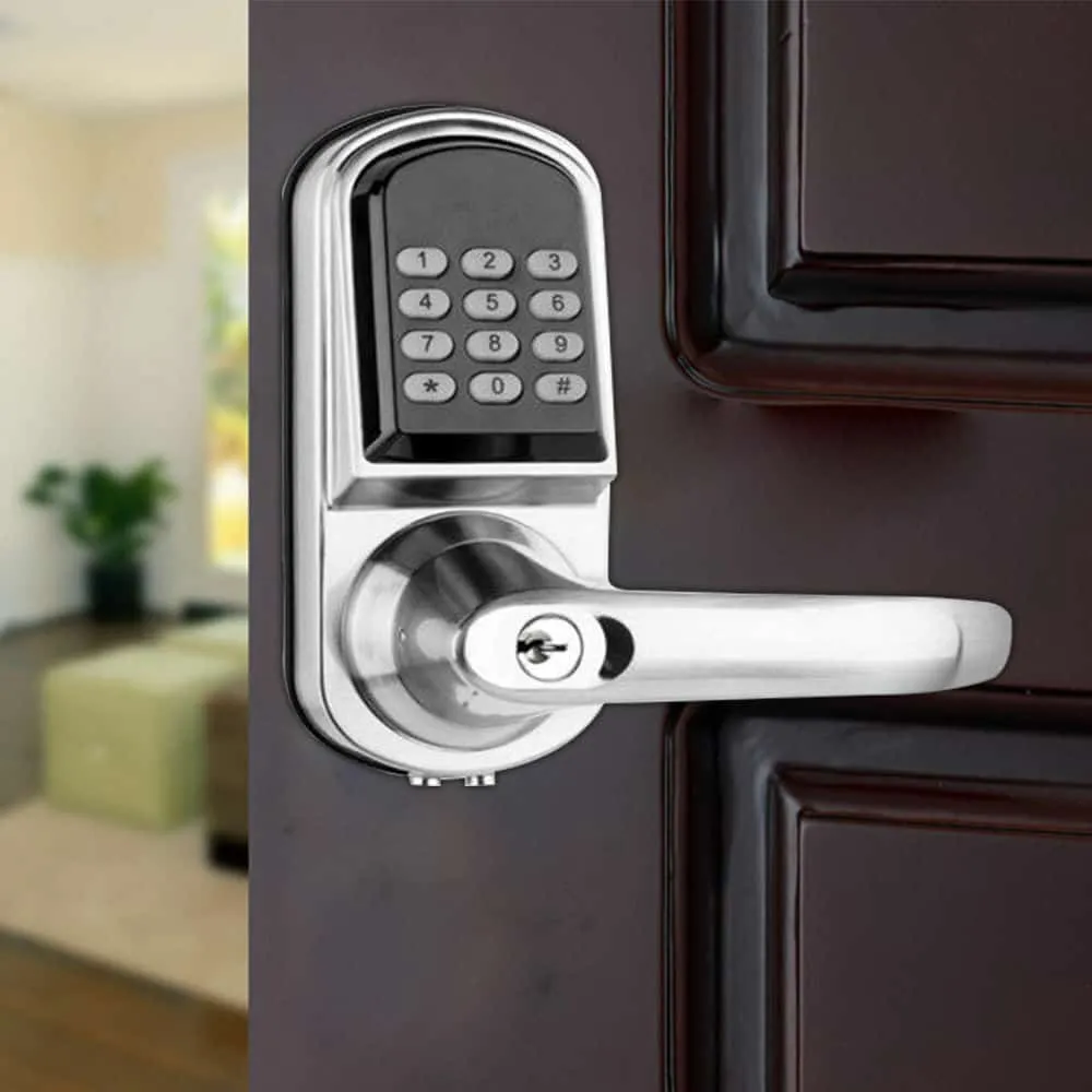 electronic door lock that can replace a traditional padlock