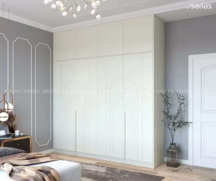 White floor to ceiling closet for bedroom