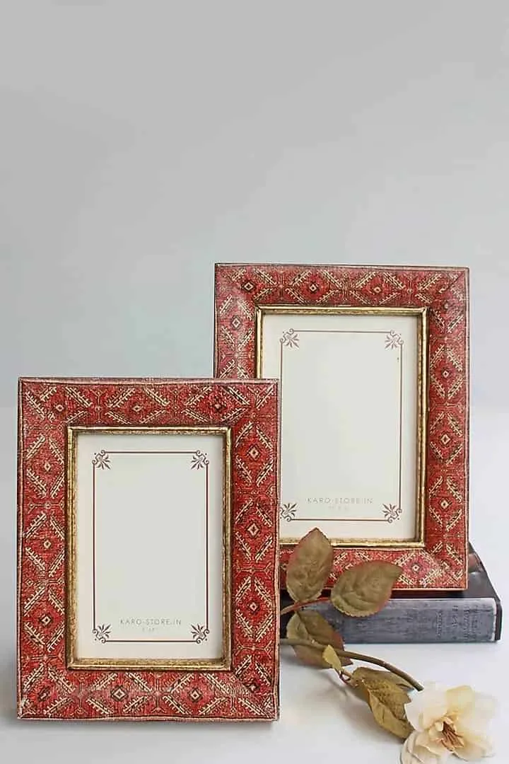 buy beautiful photo frames online with unique designs from collage to wall hanging frame