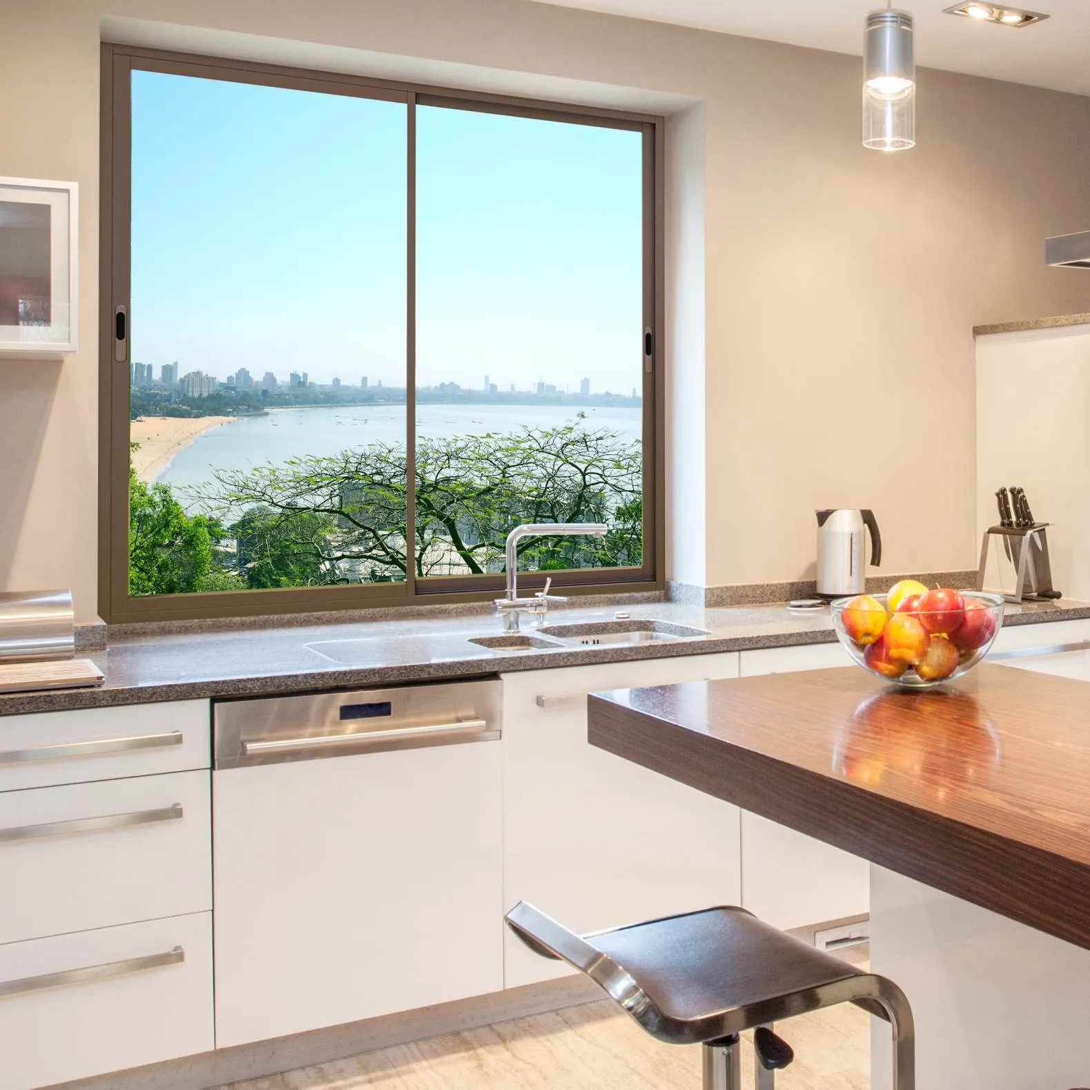 kitchen decor with a huge fenestration 