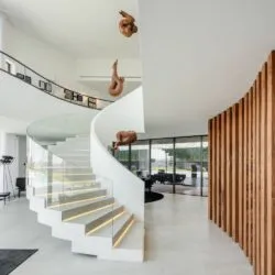 V-shaped modern stair design