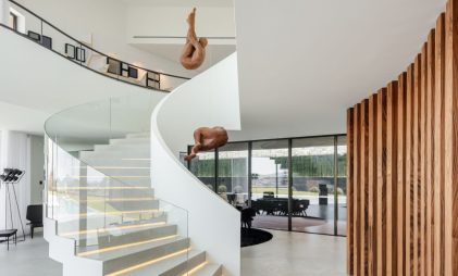 V-shaped modern stair design